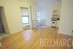 Primary Photo - 213 Water St