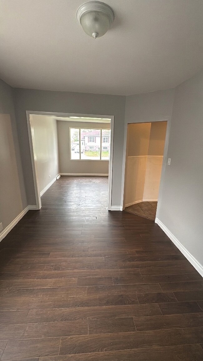 Building Photo - 2 Bed / 1 Bath Home in Sault Ste. Marie, ON – $1,799/month + Utilities