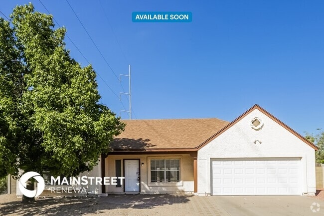 Building Photo - 1202 E Topeka Dr