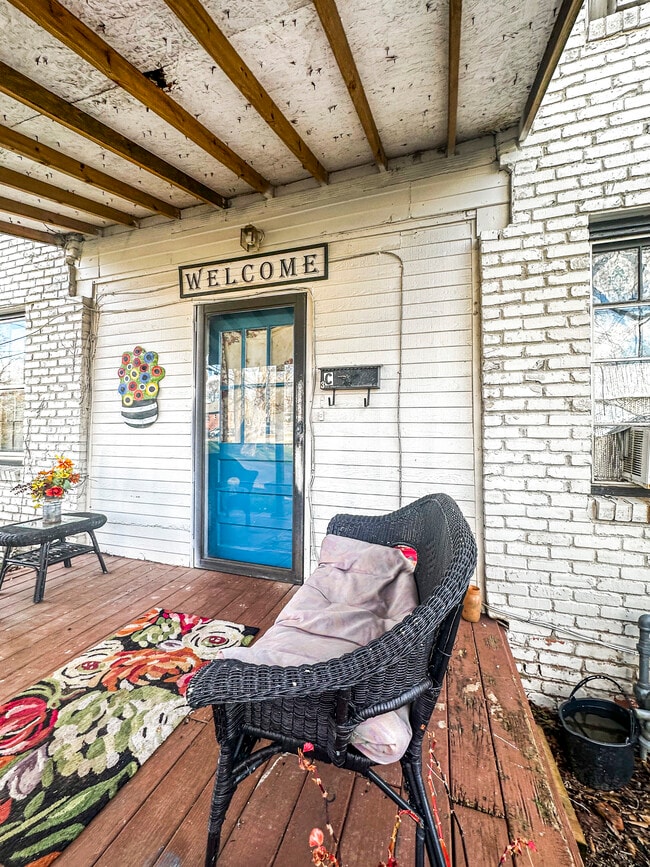 Foto del edificio - 210 Thurston Ave