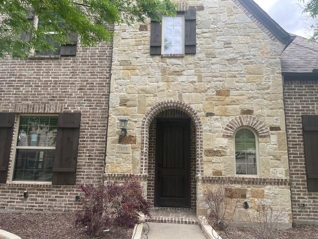 Foto del edificio - 7495 Perry Dr