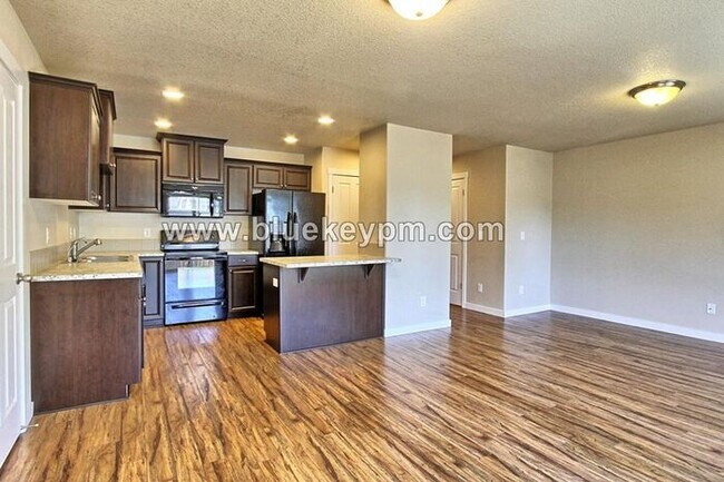 Photo - 3 Bed, 2.5 Bath Townhome in Walnut Grove