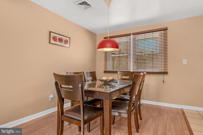 Foto del edificio - 8402 Church Ln