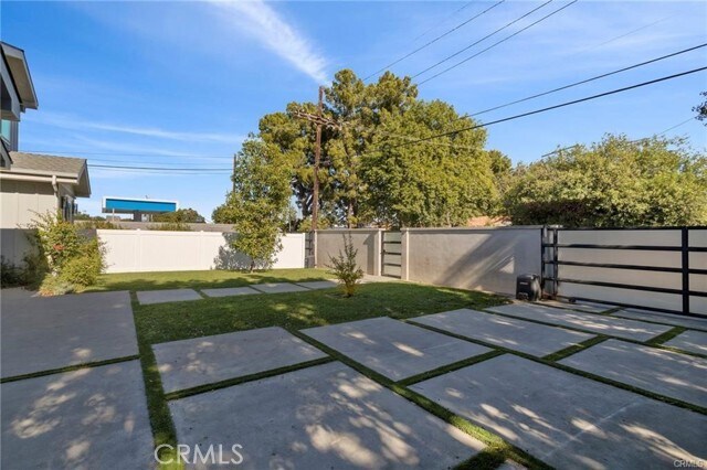 Foto del edificio - 5537 Vanalden Ave