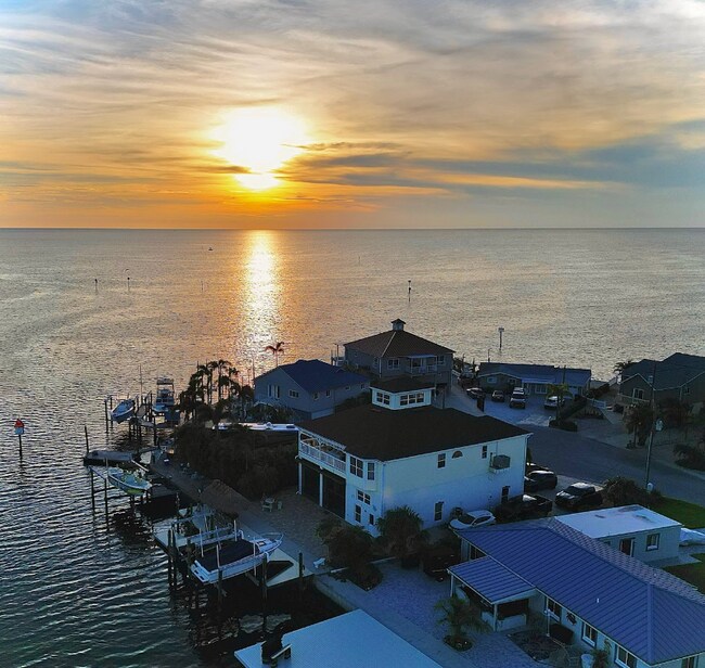 Foto del edificio - 1 Harbor Dr