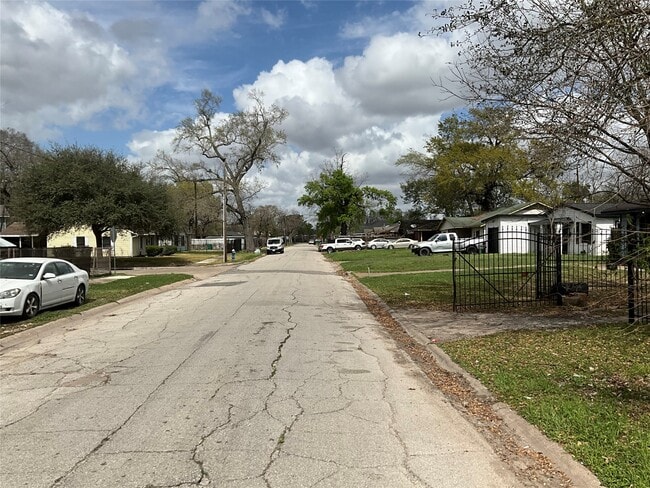 Foto del edificio - 6709 Kassarine Pass