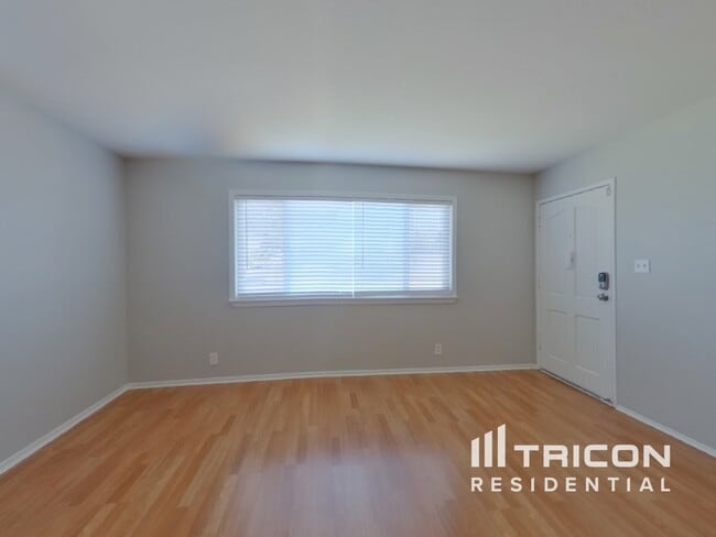 Building Photo - 425 San Pablo St