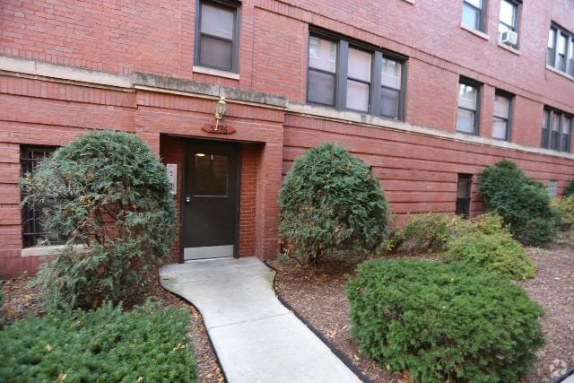 Building Photo - 5736 N Winthrop Ave