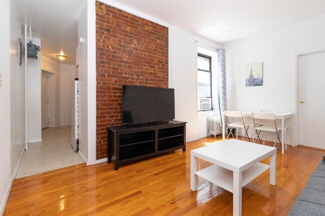 Foto del edificio - 334 E 94th St