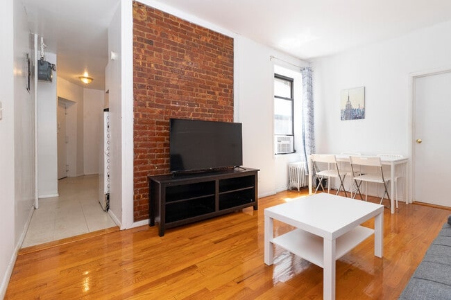 Building Photo - 334 E 94th St