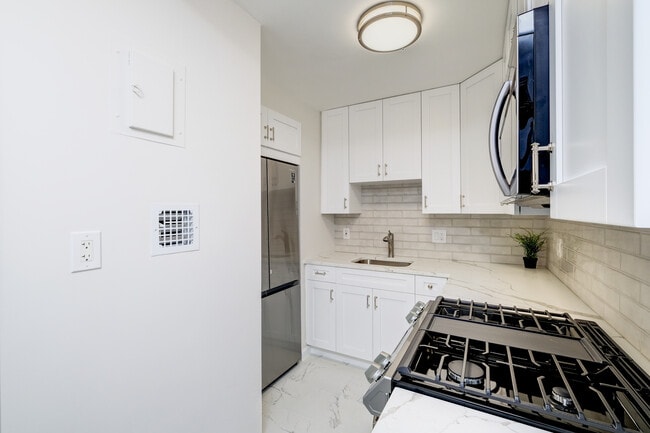 Building Photo - 4401 Lee Hwy