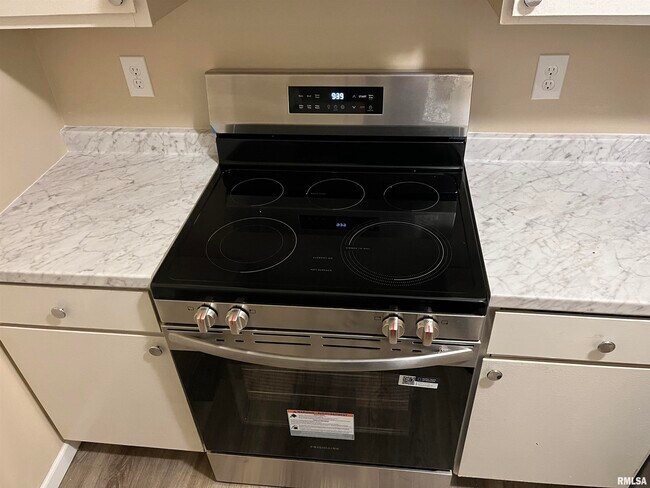 Foto del edificio - 1304 W Jeth Ct