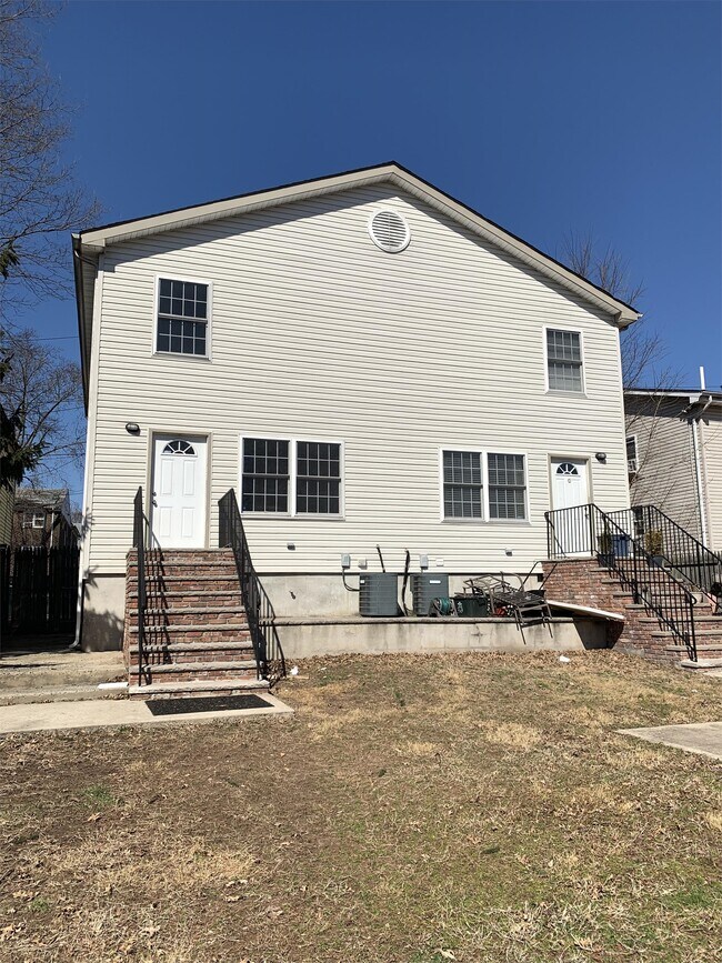 Building Photo - 1779 Newton St
