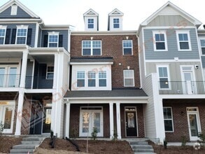 Building Photo - 2907 Great Lawn Rd