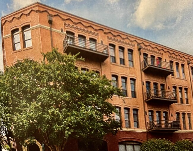 Foto del edificio - 230 W Tazewell St