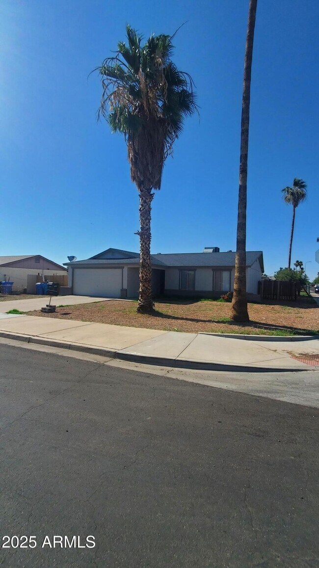 Foto del edificio - 8002 West Campbell Ave