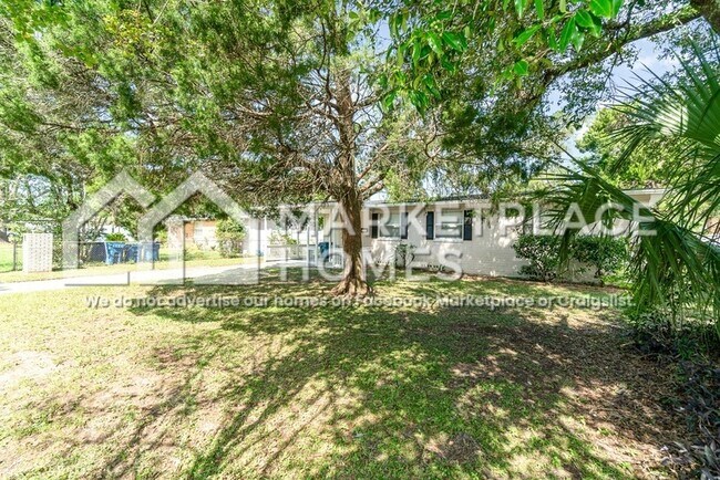 Foto del edificio - 6241 Eastwood Ln