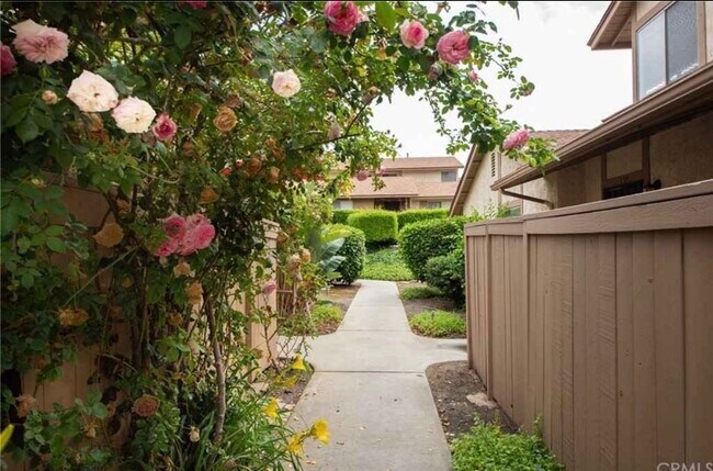 Foto del edificio - 1413 Forest Glen Dr