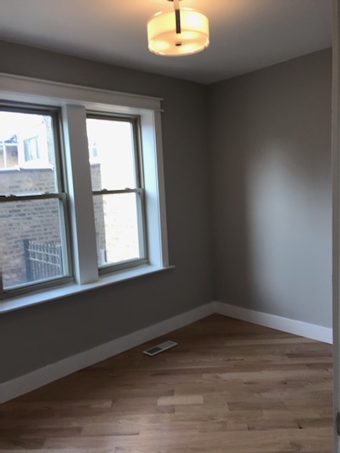 Foto del edificio - 2449 W Ardmore Ave