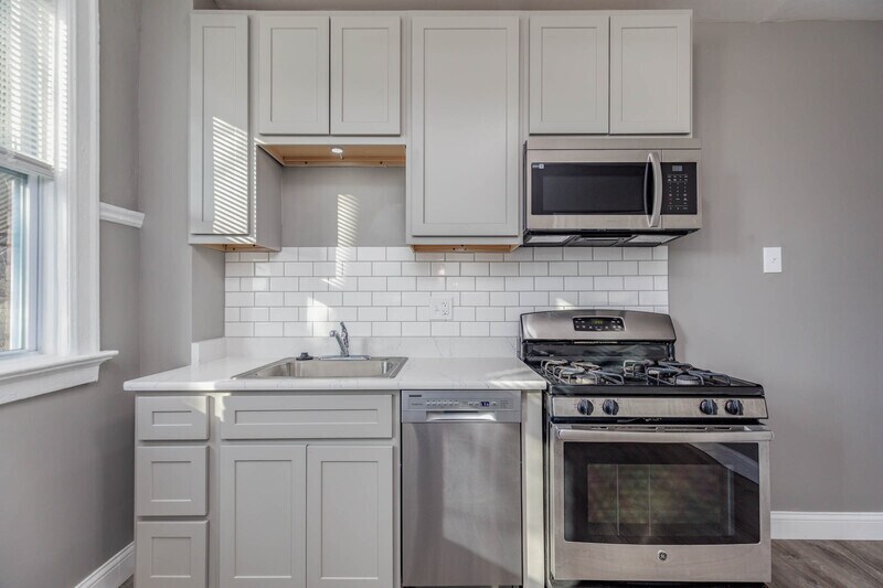 Primary Photo - 4260 Castleman Ave