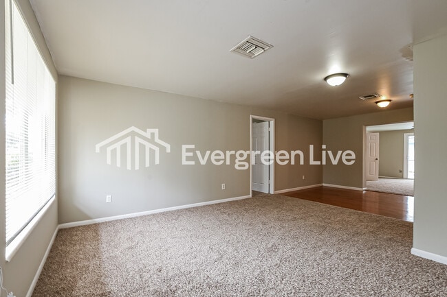 Building Photo - 2038 Keyes Ln