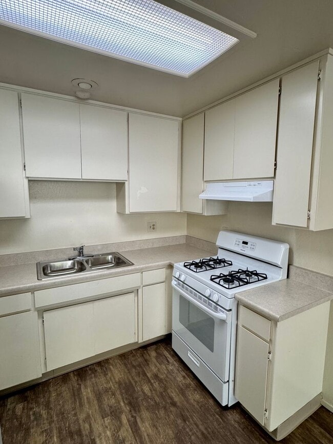 Foto del edificio - 212 W 1st Ave