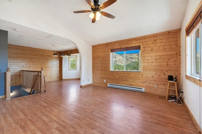 Building Photo - 1001 Snowtop Dr.