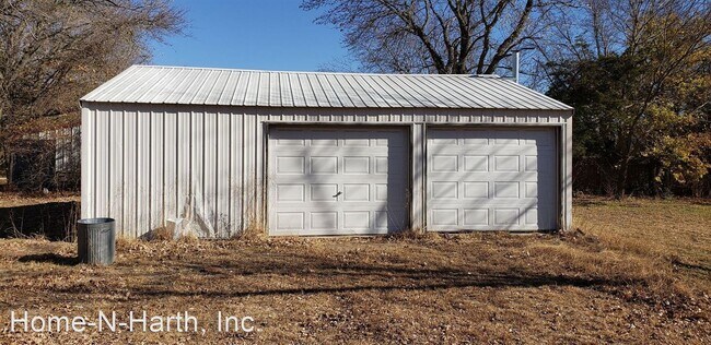 Building Photo - 2 br, 1 bath House - 5801 E. Sandhill Road