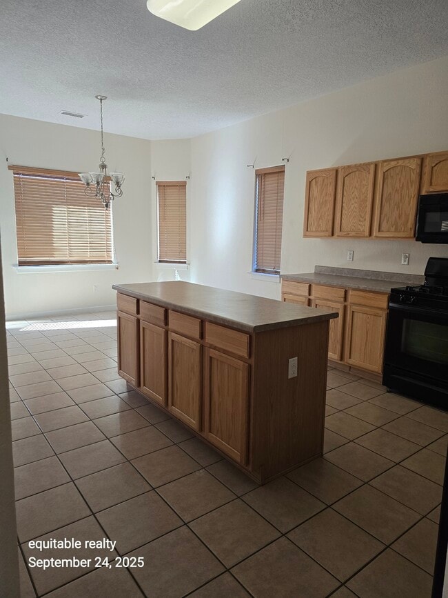 Kitchen island - 6216 Calle Vizcaya NW