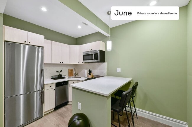 Foto del edificio - Room in Shared 3 bed/2 bath home