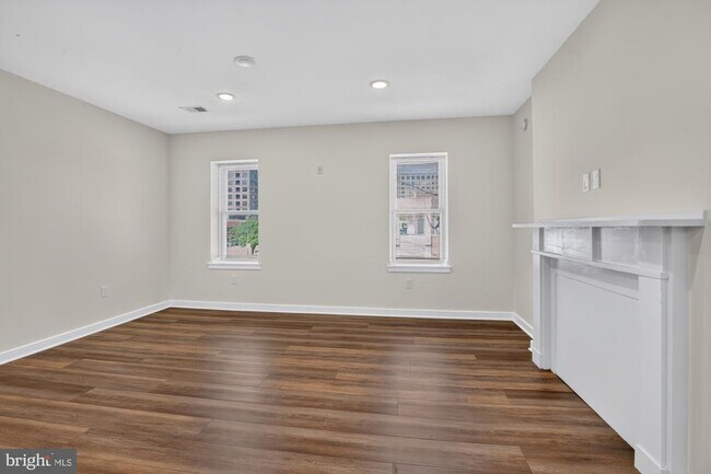 Building Photo - 541 N Orianna St