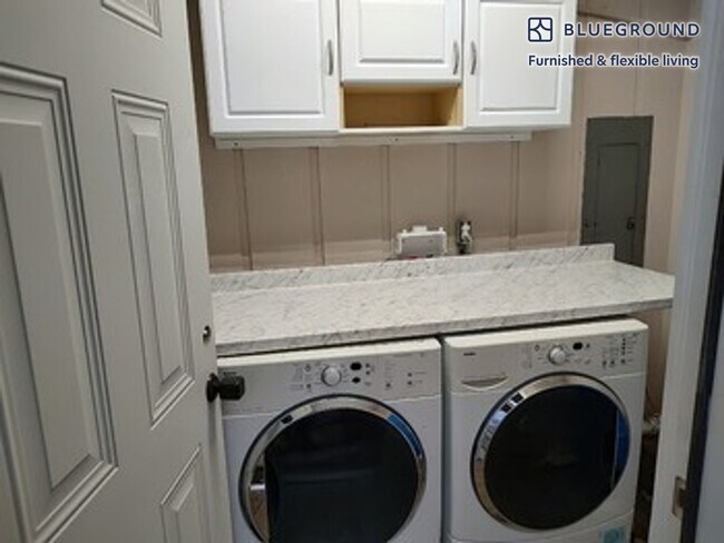 Foto del edificio - 130 Sleepy Hollow Ln