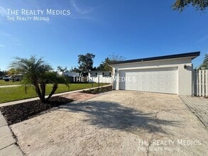 Building Photo - 1102 Egan Dr