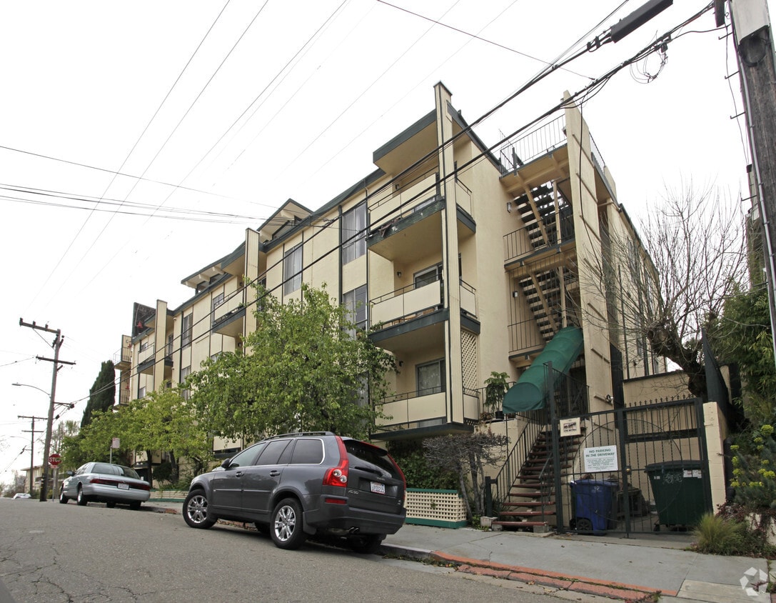 Building Photo - 601 Jean St