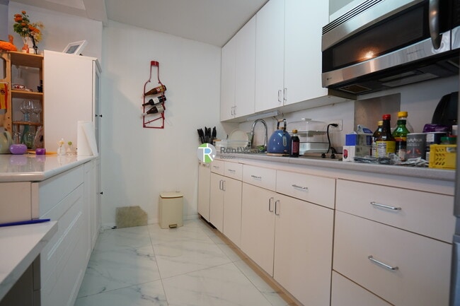 Foto del edificio - 6 Whittier Pl