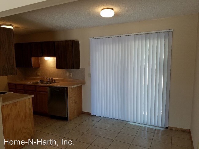 Foto del edificio - 4836 E Funston St
