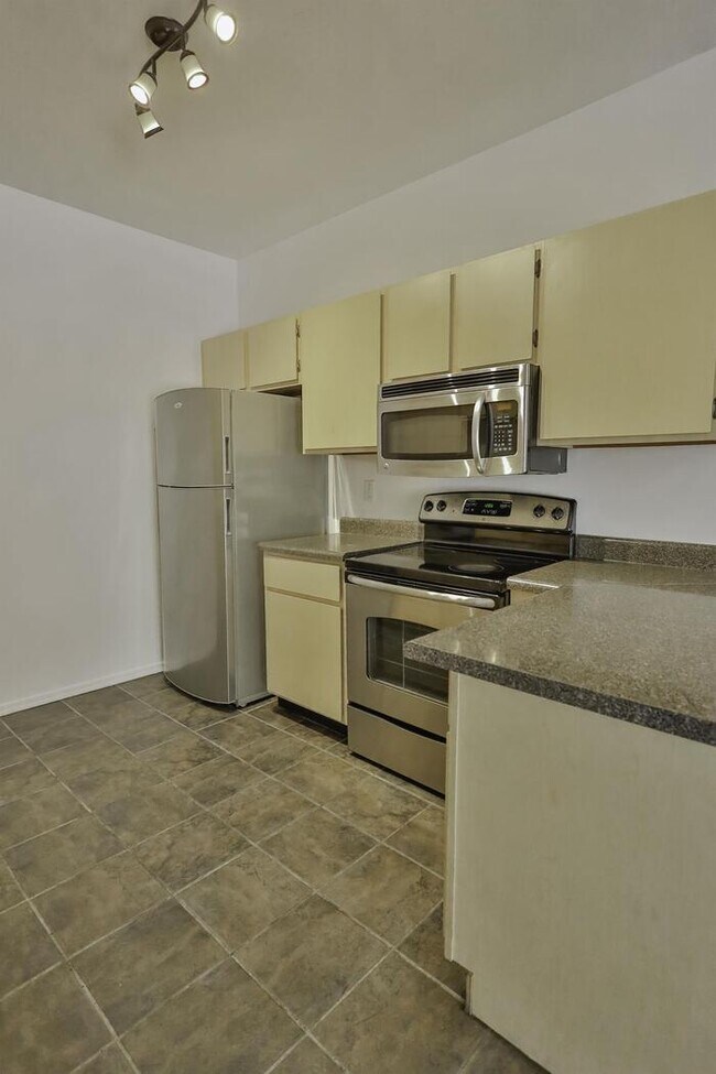 18840 S Esherton Dr, Sahuarita, AZ 85614 Townhome Rentals in