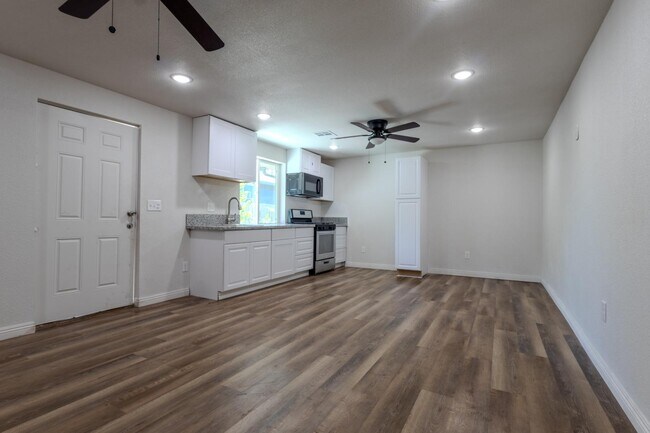 Building Photo - 3232 Sanguinetti Ln