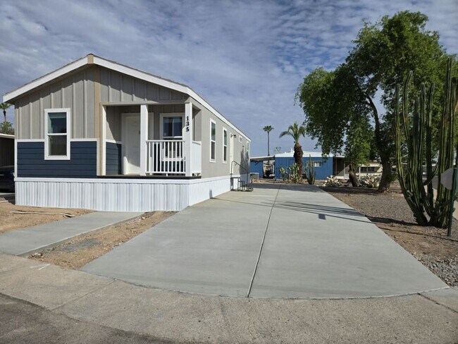 Foto del edificio - 10701 N 99th Ave