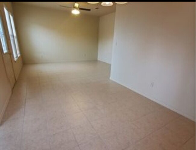 Foto del edificio - "Spacious 3-Bedroom Duplex Retreat in Gran...