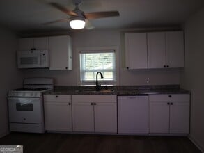 Building Photo - 186 Brannon St