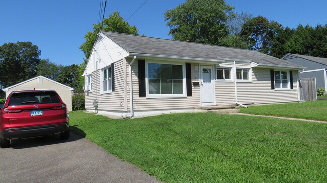 Building Photo - 75 Leonard Dr