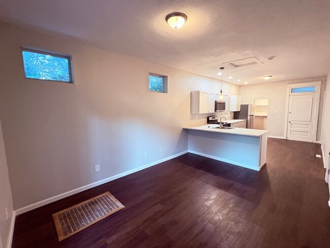 Building Photo - 2012 Schaeffer Pl