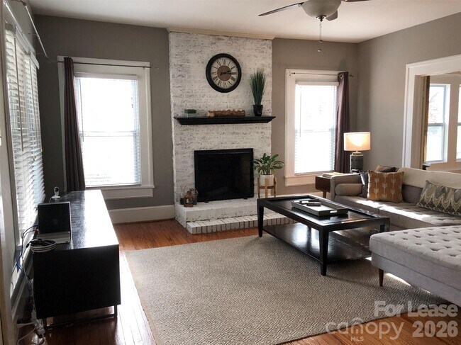 Foto del edificio - 3235 Archdale Dr