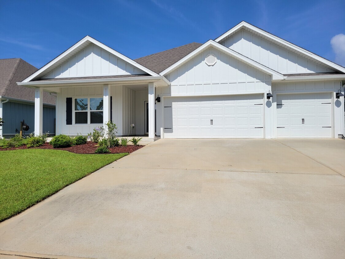 Primary Photo - 1511 Ballyhoo Dr