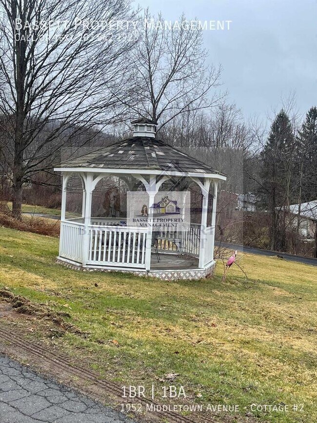 Foto del edificio - 1952 Middletown Ave