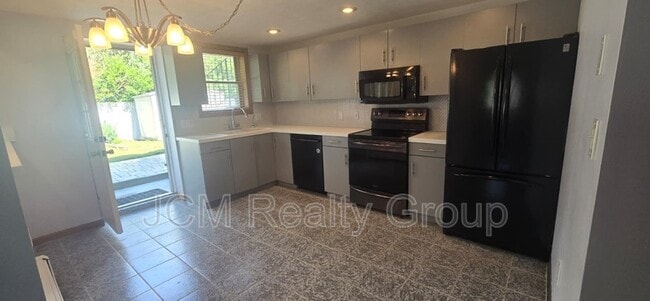 Photo - 120 Savage St Apartment