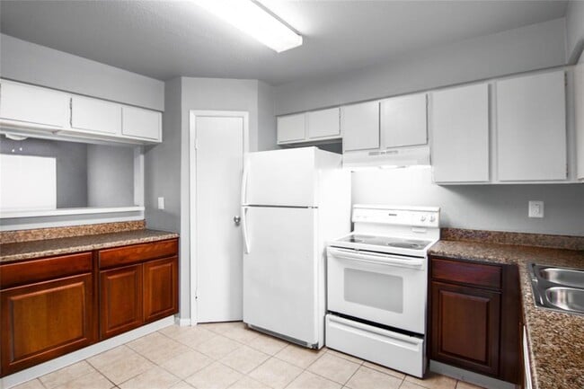 Building Photo - 9018 Grannis St