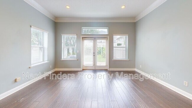 Building Photo - 837 10th Ave S