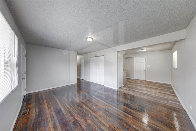 Foto del edificio - 1801 S Drexel Ave